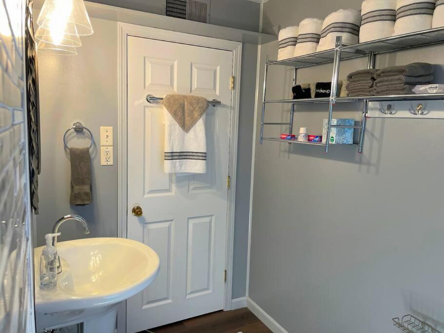 Apartamento *King Bed/3Bds House Near Naval Base & 6Flags* Waukegan Exterior foto